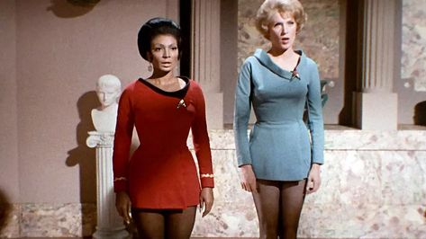 Christine Chapel, Star Trek Crew, Star Trek Uniforms, Film Star Trek, 60s Mini Dress, Nichelle Nichols, Star Trek 1966, Star Trek Beyond, Star Trek Into Darkness