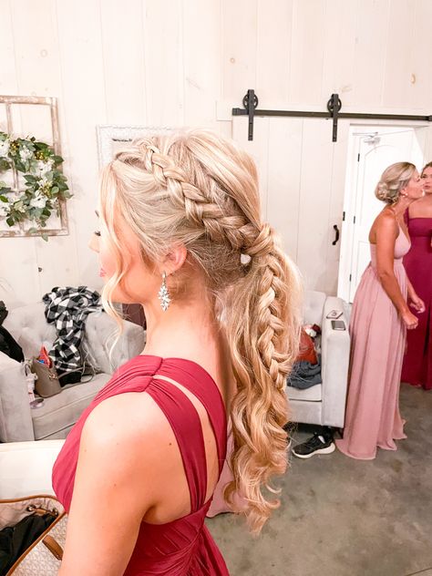 Bridesmaid Hairdo, Prom Hair Up, Bridesmaid Hair Ponytail, Bridesmaid Hair Inspo, Bridemaids Hairstyles, Cute Prom Hairstyles, Formal Hairstyles For Long Hair, Simple Prom Hair, Bridesmaid Hair Makeup