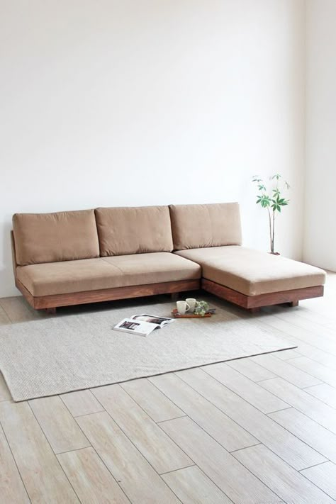 Japanese Sectional Sofa, Japanese Sofa Design, Couch Minimalist, Low Couch, Modern Living Room Sofa Set, Low Furniture, Japanese Sofa, Sofas Ideas Living Room, Wooden Living Room Furniture