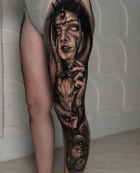 Tattoo Bein Frau, Chris Tattoo, Thigh Tattoo Ideas, Paul Booth, Gotik Tattoo, Tattoo Pierna, Tattoo Ideas Inspiration, Satanic Tattoos, Tattoo Artist Tattoo