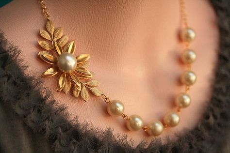 Wedding Jewelry Bridesmaids, Bridal Jewelry Gold, Gold Bridal Jewelry, Pearl Necklace Gold, Gold Leaf Necklace, Pearl Necklace Vintage, Wedding Bridesmaid Jewelry, Gold Wedding Jewelry, Wedding Jewellery Collection