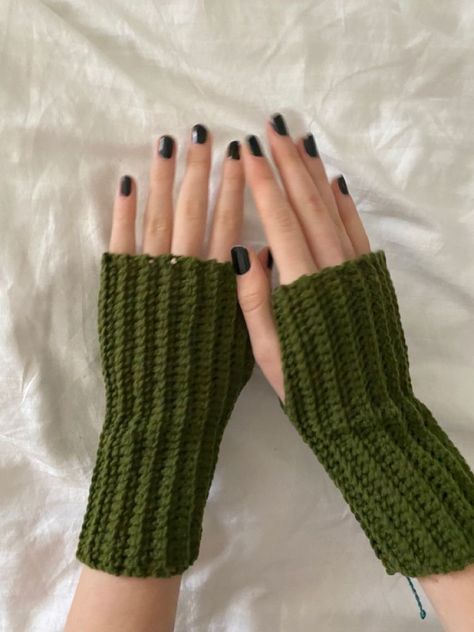 Hands Warmers Crochet, Aesthetic Crochet Hand Warmers, How To Crochet Wrist Warmers, Knitting Arm Warmers, Hand Warmers Knit, Crochet Hand Warmers Aesthetic, How To Crochet Arm Warmers, Crocheted Hand Warmers, Wrist Warmers Outfit