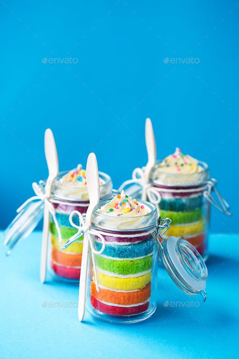 Rainbow cake in a jar by RuthBlack. Mini jars of rainbow cake #Affiliate #jar, #cake, #Rainbow, #RuthBlack Diy Rainbow Birthday Party, Cake In Jar, Kids Cooking Activities, Desserts In A Jar, Rainbow Cakes, Rainbow Birthday Cake, Dessert Cookbooks, Cake In A Jar, Dessert In A Jar