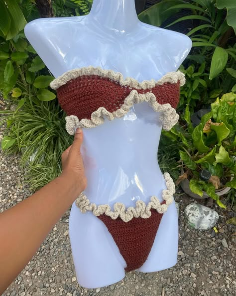 🥵🔥who said crochet swimsuits couldn’t be hot. Dm to order your custom crochet pieces. #crochetinjamaica #crochetbikini #crochetrufflebikini #crochetruffles Crochet Bathing Suit Pattern, Crochet Bathing Suits, Crochet Pieces, Crochet One Piece, Crochet Clothing And Accessories, Kawaii Crochet, Custom Crochet, Crochet Fashion Patterns, Fun Crochet Projects