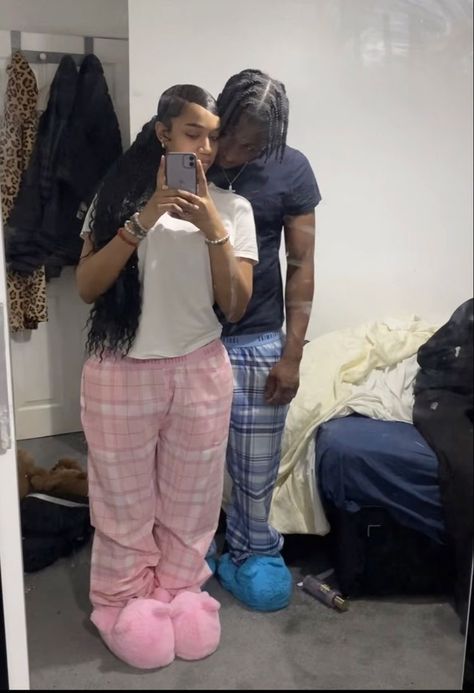 Girlfriend And Boyfriend Goals, Couple Matching Outfits, Couple Fits, Cute Couple Outfits, Girlfriend Goals, Black Love Couples, Couple Goals Teenagers, Couples Vibe, Black Couples Goals