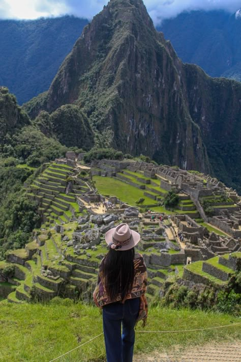 Machu Picchu❤ Machu Picchu Photos, Machu Pichu Poses, Manchu Pichu Peru, Hiking Machu Picchu, Peru Travel Aesthetic, Machu Picchu Peru Aesthetic, Machu Pichu Hike, Outfits Cusco Peru, Machu Picchu Outfit