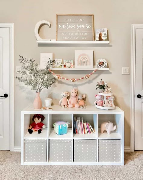 Baby Nursery Cube Storage, Book Shelf For Baby Nursery, Small Nursery Accent Wall, Floating Shelf Kids Room, Babygirl Nursery Decor, Floating Shelves Girls Bedroom, Baby Wall Decor Ideas, Baby Room Book Shelf Ideas, Cube Shelf Nursery