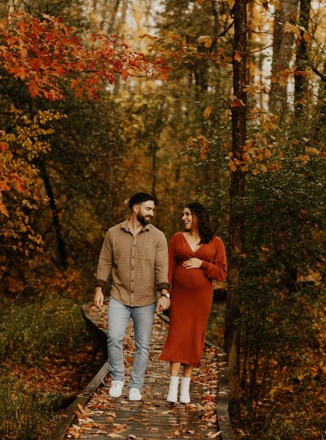 Fall Maternity Couples Photos, Fall Outdoor Maternity Photoshoot, Overcast Maternity Photos, Fall Park Maternity Photos, Fall Maternity Photos Mountains, Maternity Photography In October, Autumn Maternity Shoot Fall Pictures, Maternity Shoot November, Maternity Photography September