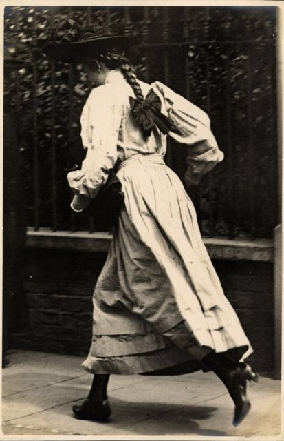 Louise Ebel, Kensington London, Old London, Edwardian Fashion, Old Photographs, Historical Costume, Edwardian Era, Historical Dresses, 인물 사진