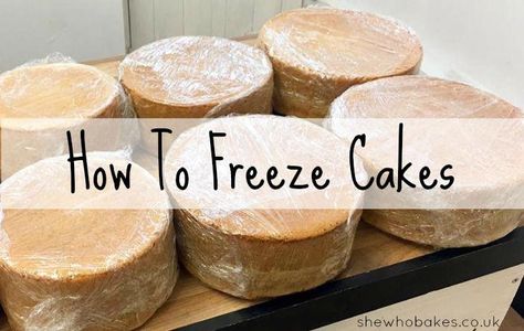 Wether you want to bake in advance, have a TON to get baked or you’ve inadvertently made a cake on the wrong date (guilty!), freezing cakes and cupcakes can be a handy More → #cakedecoratingideas Freezing Cakes, Baking Hack, Cake Measurements, Bolo Frozen, Cake In A Can, Flat Cakes, Plats Healthy, Home Bakery Business, Cake Frosting Recipe