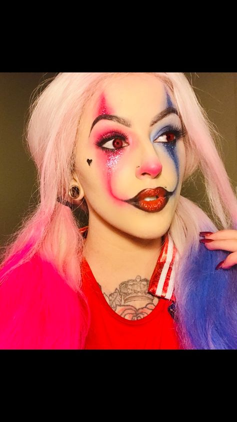 Scary Harley Quinn Makeup, Kids Harley Quinn Makeup, Harley Quinn Makeup Kids, Original Harley Quinn Makeup, Harley Quinn Makeup Looks, Harley Quinn Clown Makeup, Harly Quinn Makeup Looks, Red And Black Harley Quinn Makeup, Make Up Karakter Simple