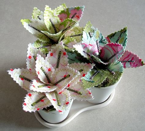 Sweet Mini Fabric Potted Plants - Winter Romance by Jane Joss | da janejoss Fabric Plant, Cactus Craft, Cactus Fabric, Fabric Plants, Plant Crafts, Home Floral Arrangements, Upcycling Projects, Upcycle Projects, Fabric Floral