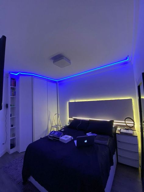 beautiful lighting bedroom Boys Bedroom Light, Bedroom Modern Luxury, Sneakerhead Room, Mens Bedroom Decor, Neon Bedroom, Elegant Living Room Decor, Neon Room, Apartment Living Room Design, Led Band