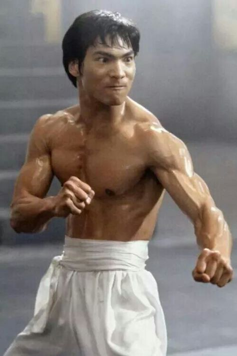 Bruce Lee Jason Scott Lee, Bruce Lee Kung Fu, Tony Jaa, Aesthetic Physique, Bruce Lee Martial Arts, Perfect Physique, Martial Arts Film, Jason Lee, Martial Arts Movies