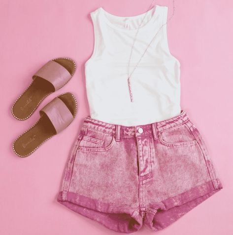 Pink Denim Shorts Outfit, Shorts Outfits For Teens, Summer Jean Shorts Outfit, Pink Shorts Outfits, Denim Shorts Outfit Summer, Bridal Swimsuit, Jean Short Outfits, Style Roots, Denim Shorts Outfit