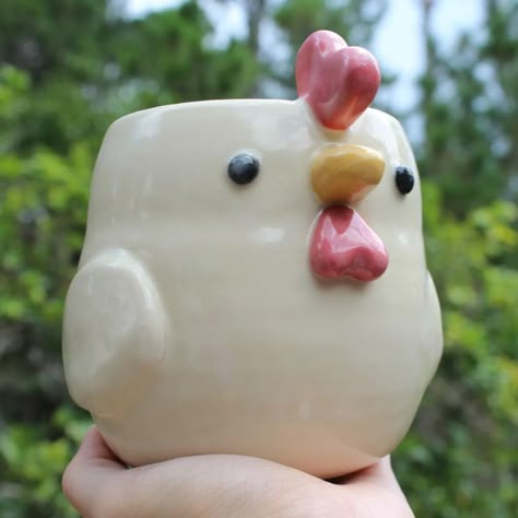 Pottery Cute Animals, Cow Made Out Of Clay, Cow Bowl Clay, Cute Mug Designs Ceramics, Ceramic Animals Easy Pinch Pots, Chicken Pinch Pot, Easy Ceramic Animals, Cow Pottery Ideas, Pottery Pots Ideas