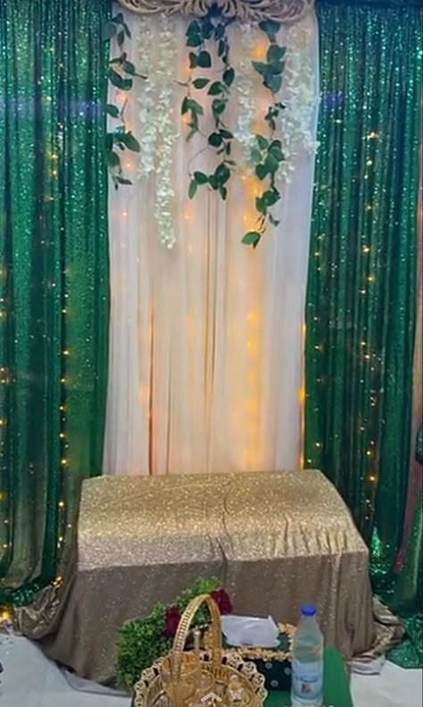 Decoration Ideas For Marriage At Home, Mehendi Ceremony Home Decor, Simple Mehandi Backdrop, Mahendi Decoration At Home Simple, Mayun Decor At Home Simple, Mendhi Decoration Ideas At Home Simple, Simple Mehandi Decorations At Home, Mehandi Function Decoration At Home, Mehandi Decoration At Home