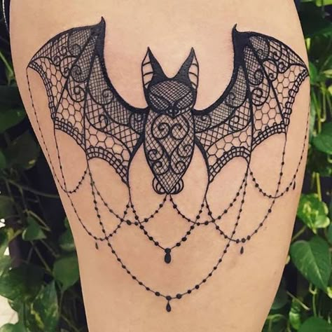 Gotik Tattoo, Tattoos Masculinas, Bats Tattoo Design, Garter Tattoo, Lace Tattoo Design, Feather Tattoo Design, Bat Tattoo, Stylish Tattoo, Spooky Tattoos