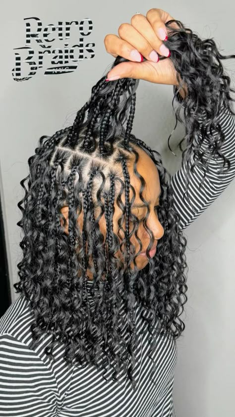 Braid Hairstyles Curly Ends, Boho Goddess Knotless Braids Bob, 2 Hand Twist Natural Hair, Beautiful Braids Long Hair, Boho Knotless Shoulder Length, Summer Braid Styles 2024, Bohemian Box Braids Bob, Medium Short Bohemian Knotless Braids, Goddess Braid Bob