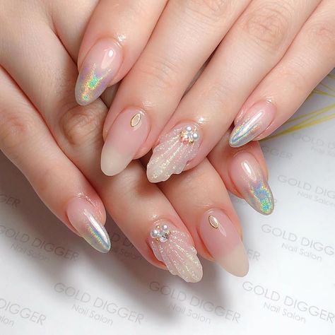 Elegant Nail Art Classy, Pearlized Nails, Korea Nails Design, April Nails, Hello Nails, Hippie Nails, Mermaid Nails, Casual Nails, Work Nails