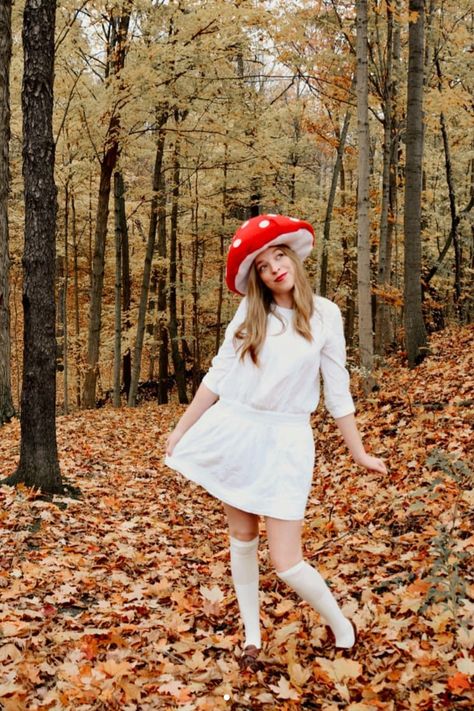 Mushroom Costumes, Mushroom Halloween, Mushroom Witch, Diy Mushroom, Creative Halloween Costumes Diy, Mushroom Costume, Zombie Bride, Halloween Creative, Diy Costumes Women