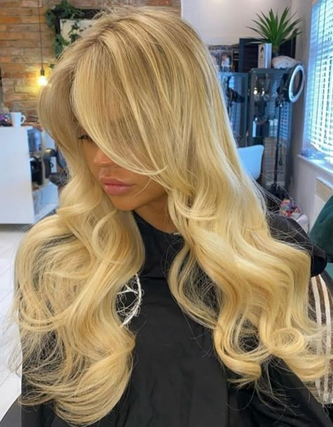 Long Blonde Curls, Curled Blonde Hair, Yellow Blonde Hair, Blonde Layered Hair, Perfect Blonde Hair, Dark Eyebrows, Tan Skin Blonde Hair, Yellow Blonde, Hair Yellow