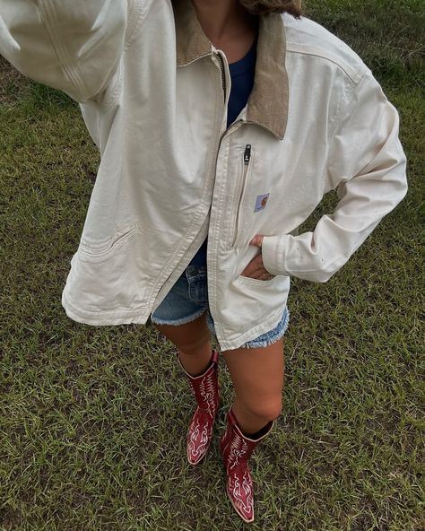 barn jacket, outfit inspo, red cowgirl boots, cowgirl boots aesthetic Coastal Cowgirl Winter, Cowgirl Boot Outfits Winter, Casual Cowgirl Boots Outfit, Cowgirl Boots Outfit Winter, Barn Jacket Outfits, Momma Outfits, Carhartt Jacket Outfit, Western Winter Outfits, Utility Jacket Outfit