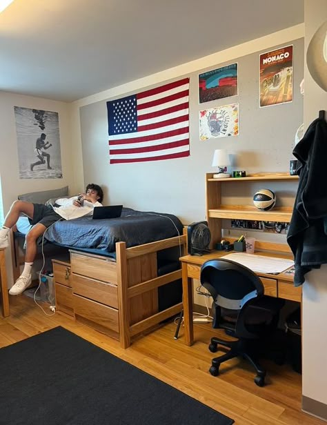 Men’s Dorm Ideas, Boy Dorm Rooms, Guy Dorm Room Ideas, Male Dorm Room Ideas, Modern Dorm Room Ideas, Room Decor Ideas For Guys, Dorm Room Modern, Graduation Party Ideas For Guys, Guys Dorm Room Ideas