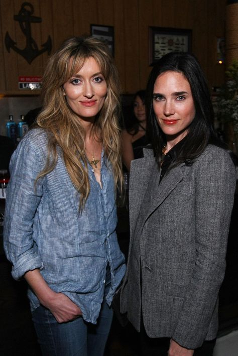 Both of them but especially Natascha McElhone 44 Karen Californication, Natasha Mcelhone, Natascha Mcelhone, Long Hair Tips, Tribeca Film Festival, Style Rock, Dull Hair, Jennifer Connelly, Long Hairstyles