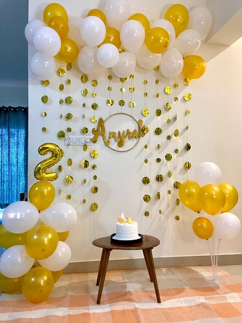 Easy Diy birthday decor 2nd Birthday Home Decor, Simple Ballons Decorations, 1st Bday Decoration At Home, Bdy Decoration At Home Simple, Minimalist Birthday Decor Simple At Home, Simple Kids Birthday Decorations At Home, Simple Bday Decorations At Home, Easy Ballons Decorations, 2nd Birthday Decoration Ideas At Home