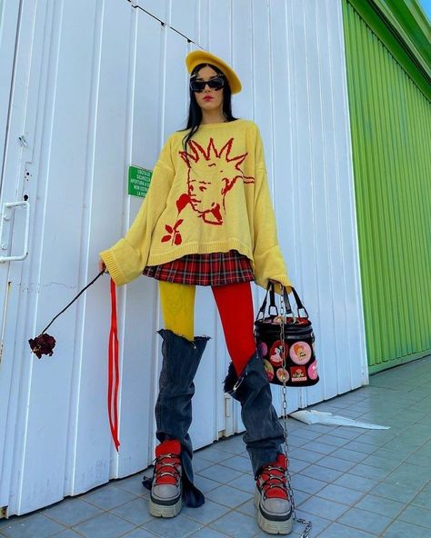 Nyfw Street Style Fall 2022, Funky Fashion Outfits Inspiration, Camp Style Fashion, Harajuku Street Fashion, Mode Harajuku, Maximalist Fashion, Wardrobe Tips, Outfits Chic, Beautiful Body