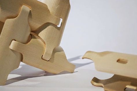 Japanese Joinery, Wood Shavings, Joinery Details, Walnut Furniture, Wood Details, Woodworking Joinery, Wood Joints, Digital Fabrication, Pottery Techniques