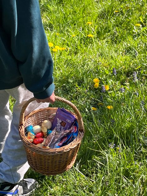 Easter Holiday Aesthetic, Egg Hunt Aesthetic, Spring With Friends Aesthetic, Easter Vibes Aesthetic, Spring Aesthetic Friends, Spring Aesthetic Activities, Spring Easter Aesthetic, Spring Friends Aesthetic, Easter Egg Hunt Aesthetic