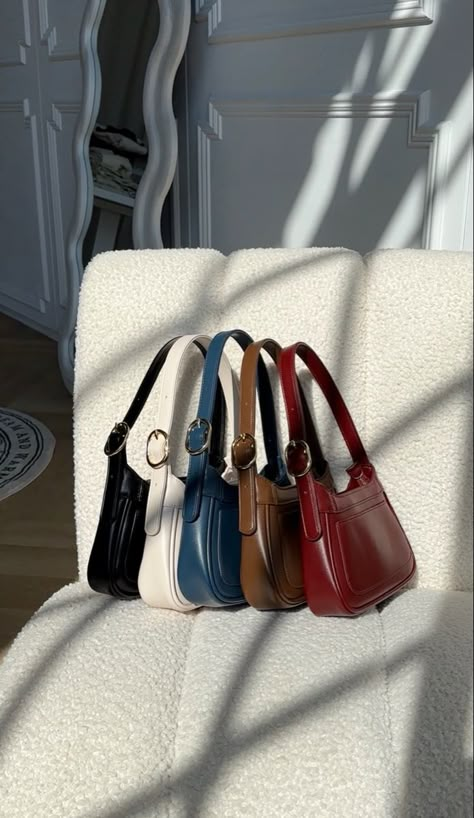 Chic bags. Handbag trends. Red purse. Black purse. Brown purse. White purse. Aesthetic accessories. Chic Shoulder Bag, Trending Handbags 2024, Purses And Handbags Aesthetic, White Purse Aesthetic, Brown Purse Aesthetic, 2024 Purse Trends, Small Purse Aesthetic, Trendy Bags 2024, Bag Trends 2024