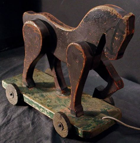 Elegant painted wooden pull toy horse. English c. 1900. Vintage Wooden Toys, Wood Horse Toy, Horses Toys, Wooden Horse Toy, Horse English, Wood Props, Rocking Horse Toy, Wooden Toys Diy, Pull Along Toys