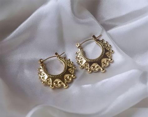 Our ornate victorian style creole shaped hoops will certainly make a statement. These traditional gold crown creole hoops are crafted from 18kt gold clad, ensuring they are waterproof, tarnish-resistant, and chip-free. ✨ #victorianearrings #vintage #earrings #earringstagram🔝 #earringsofinstagram #earringshop #earringslovers #earringsale #earringfashion #earringsaddict #goldearings #goldearrings #creoleearrings #gypsyfashion #gypsyearrings #rexjewellers Creole Earrings, Gold Crown, Earring Sale, Victorian Style, Victorian Fashion, Vintage Earrings, Shop Earrings, Fashion Earrings, Gold Earrings