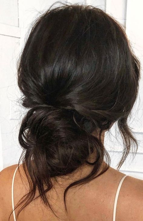 boho updo, voluminous updo, updo hairstyles, updo 2022, hairstyles, upstyle hairstyles, textured updo, messy updo, wedding updo hairstyles 2022, updo hairtyles 2022 Messy Bridal Hair, Bridal Wedding Hairstyles, Messy Low Bun, Low Bun Hairstyle, Low Bun Wedding Hair, Modern Updo, Bridesmaid Hair Inspo, Messy Hair Updo, Dark Brunette Hair