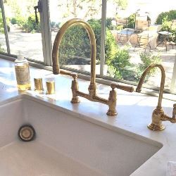 Farmhouse Faucet Kitchen, Kitchen Plumbing Fixtures, Unlacquered Brass Kitchen Faucet, Unlacquered Brass Kitchen, Country Kitchen Sink, Vintage Kitchen Sink, Farmhouse Faucet, Bridge Faucet Kitchen, Bridge Faucet