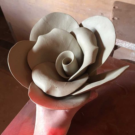 5th Petal Around Rose Texture Ceramic, Easy Clay Sculptures, Diy Keramik, Clay Rose, Flower Sculpture, Clay Clay, Pottery Handbuilding, Flower Sculptures, Garden Pottery