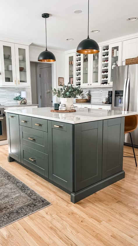 Painted Kitchen Island, Green Kitchen Island, Dark Green Kitchen, Kitchen Island Cabinets, Kabinet Dapur, Kitchen Cabinets Ideas, Green Kitchen Cabinets, Cabinets Ideas, New House - Kitchen