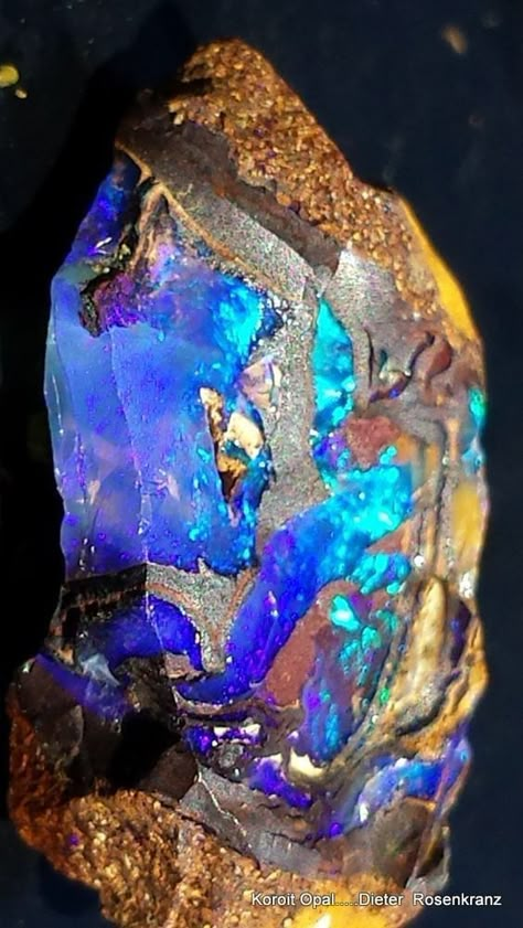 Opal Rock, Opal Australia, Koroit Opal, Precious Opal, Pretty Rocks, Rocks Crystals, Beautiful Stones, Beautiful Rocks, Gold Diamond Necklace