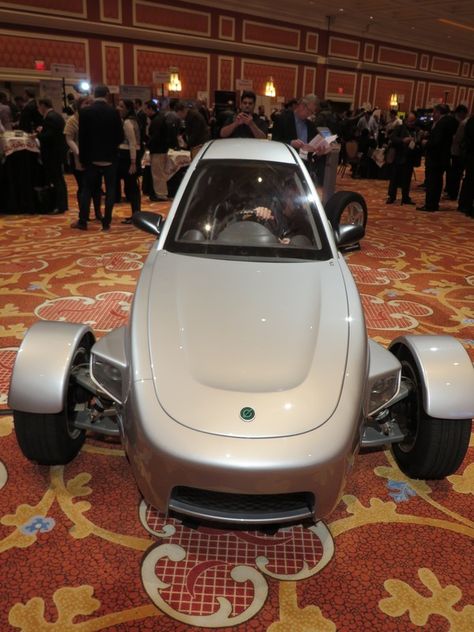 $7,000 84-mpg Elio car moves forward with new production plant Elio Motors, Three Wheeled Car, Hybrid Bicycle, Reverse Trike, Cycle Car, Concept Motorcycles, Classic Cars Trucks Hot Rods, Car Fuel, Super Luxury Cars