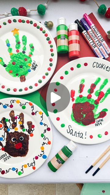 Deena Keller on Instagram: "TEMU Holiday Plate Craft Under $20 🎄 Create this Christmas craft as a gift or just as a keepsake for your family by shopping @shoptemu   ❄️I got the ceramic plate set, acrylic paint set, paint brushes, and paint pens on TEMU!  🎅🏻Shop the link in my bio or use code dqc9823 to get extra discounts  🎄To make the plates, paint your child's hand using acrylic paint and make prints on the plate.   🎨You can use the paint pens to also write words, add strings for the fingerprint lights and decorate the plates   🎅🏻Bake your plates for 30 minutes in the oven at 350 degrees F to help the paint stay in tact!   🎁Use to decorate around the house or give as a gift to someone this holiday season" Keepsake Plates Diy, Christmas Handprint Plate Parent Gifts, Diy Plates Decorating For Kids, Plate Christmas Crafts Diy Gifts, Holiday Plates Diy, Diy Santa Plate Kids, Diy Christmas Cookie Plate, Christmas Plate Craft, Santa Plates Diy For Kids