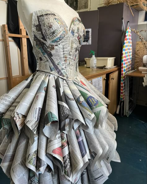 texiles piece made completely out of newspaper 🤍 - creators : gwen brown and izzy winter Newspaper Clothes, Paper Dress Fashion, Newspaper Outfit, News Paper Dress, Recycled Dress Ideas, Paper Dress Art, Avangard Fashion, Junk Kouture, Eco Dresses