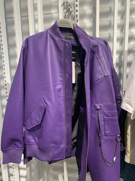 Oversized Leather Jacket Outfit, Oversized Leather Jacket, Purple Leather Jacket, Leather Jacket Outfit, Carmen Sandiego, Purple Jacket, Leather Jacket Outfits, Jacket Outfit, Purple Leather