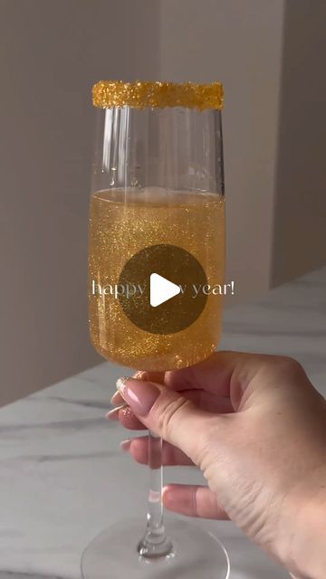 PrettyLittleThing on Instagram: "And with that... the 2023 season comes to an end 🥹 We've found the PERFECT NYE Glitter Bomb drink ✨ SAVE to try this for yourself 🥂 by @liv.ya 💞" Cute Cocktails, Bomb Drinks, Luncheon Ideas, Glitter Bomb, December 31, Grad Parties, Grad Party, Holiday Season, Glitter