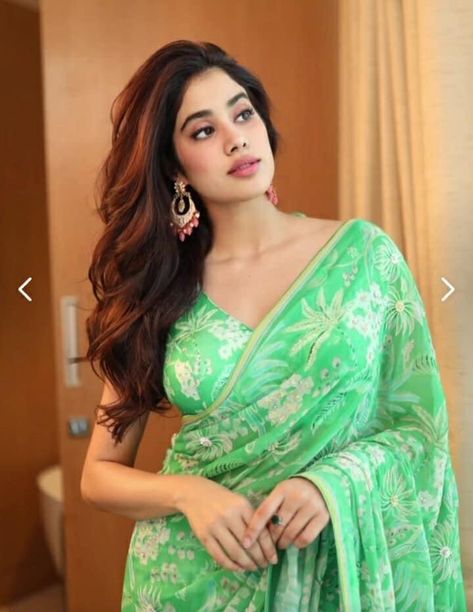 Reception Saree For Bride, Janvi Kapoor, Reception Sarees, Jhanvi Kapoor, Janhvi Kapoor, Party Sarees, Saree Designs Party Wear, Hindi Movie, Satin Saree