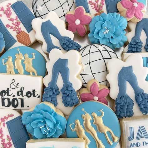 Mamma Mia Inspired Birthday Party, Mama Mia Decoration Ideas, Mamma Mia 30th Birthday, Mamma Mia Party Decorations 17, Mama Mia 16th Birthday Party, Mamma Mia 20th Birthday Party, Mamma Mia Bachelorette Party Decorations, Mama Mia Birthday Party Ideas, Mamma Mia Color Palette