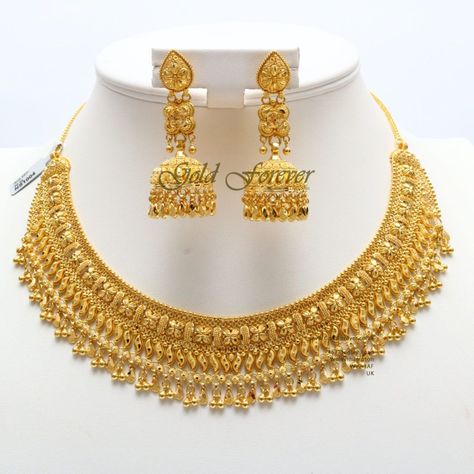 Indian Gold Necklace Set, Indian Gold Necklace Designs, Indian Gold Necklace, Unique Gold Jewelry, Unique Gold Jewelry Designs, Gold Jewelry Designs, Bridal Necklace Designs, Gold Bridal Necklace, Gold Jewels Design