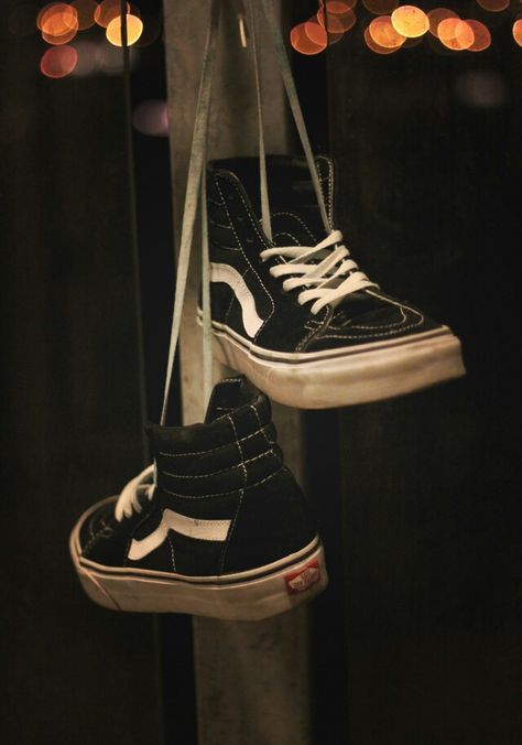 Original Vans SK8 Hi (Black colorway). Black Vans Outfit Men, Black Vans Outfit, Aesthetic Vans, Vans Outfit Men, Black Vans Shoes, Vans Aesthetic, Only Aesthetic, Vans Outfit, Vans Skate